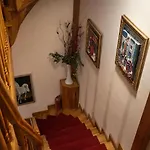Yali Otel 2* جزر الأمراء